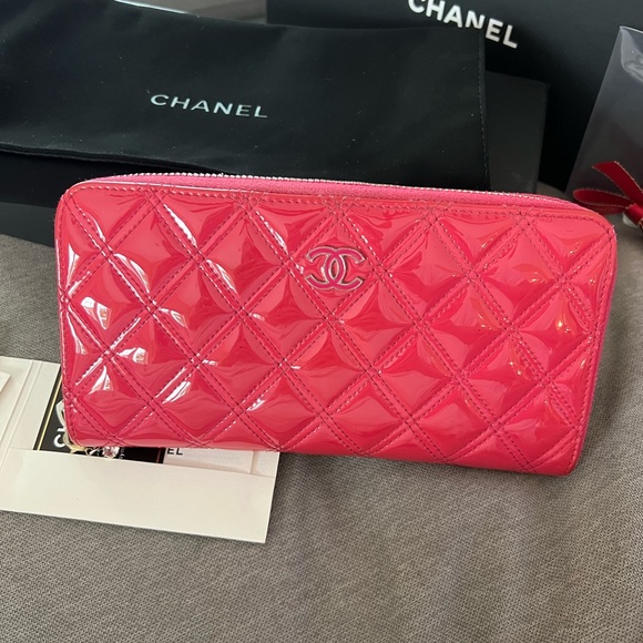 Chanel gusset zip wallet - Picture 3 of 13